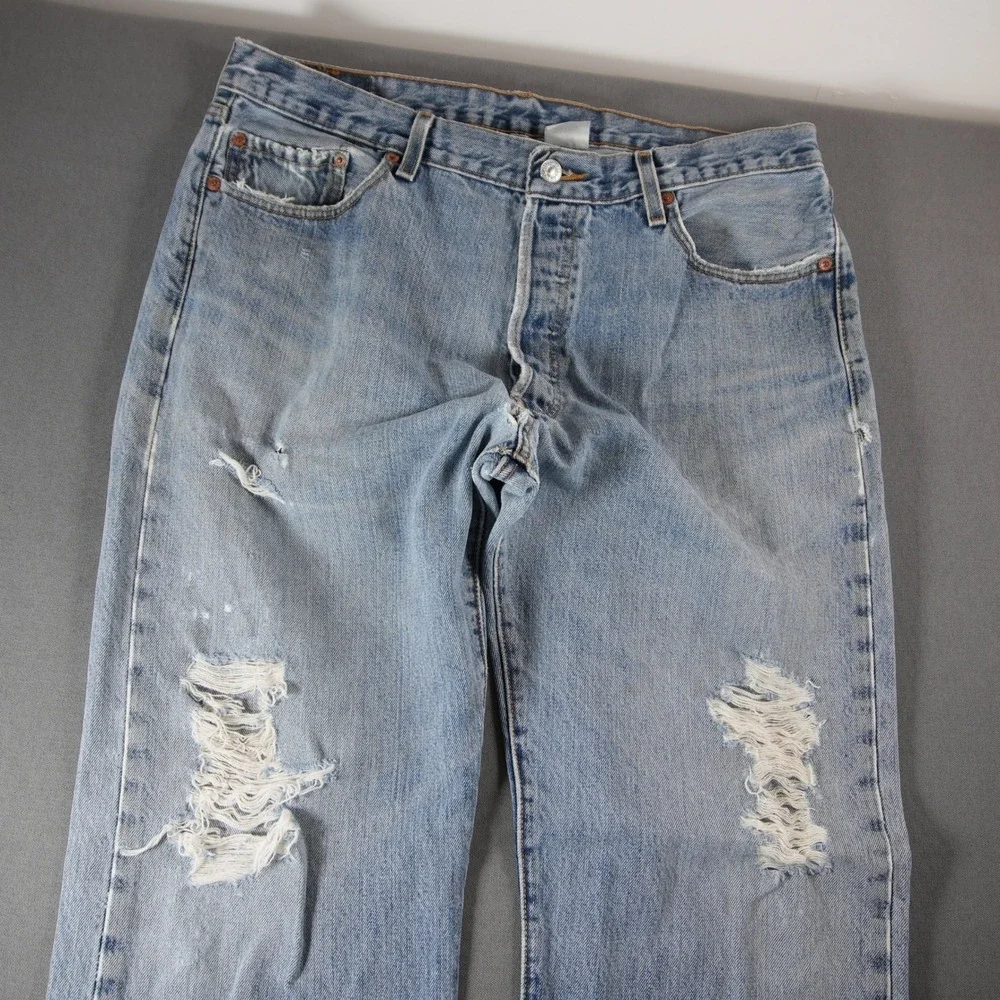 Vintage Y2K Levi 501 XX Distressed Button Fly Straight Leg Men Jeans 36x32 Light